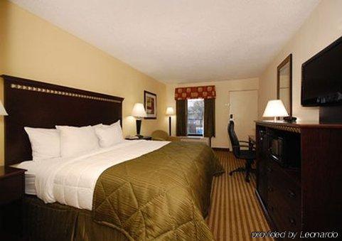 Quality & - Haywood Mall Hotel