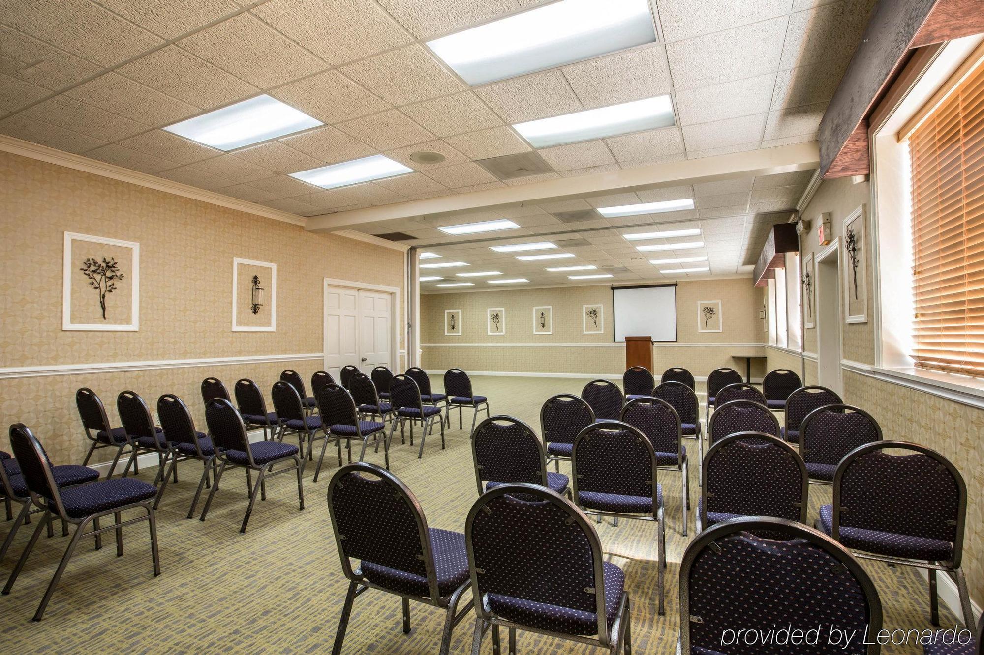 Hotel Quality & - Haywood Mall