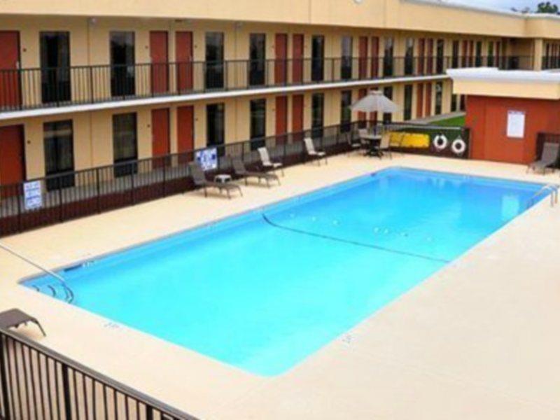 Hotel Quality & - Haywood Mall Greenville