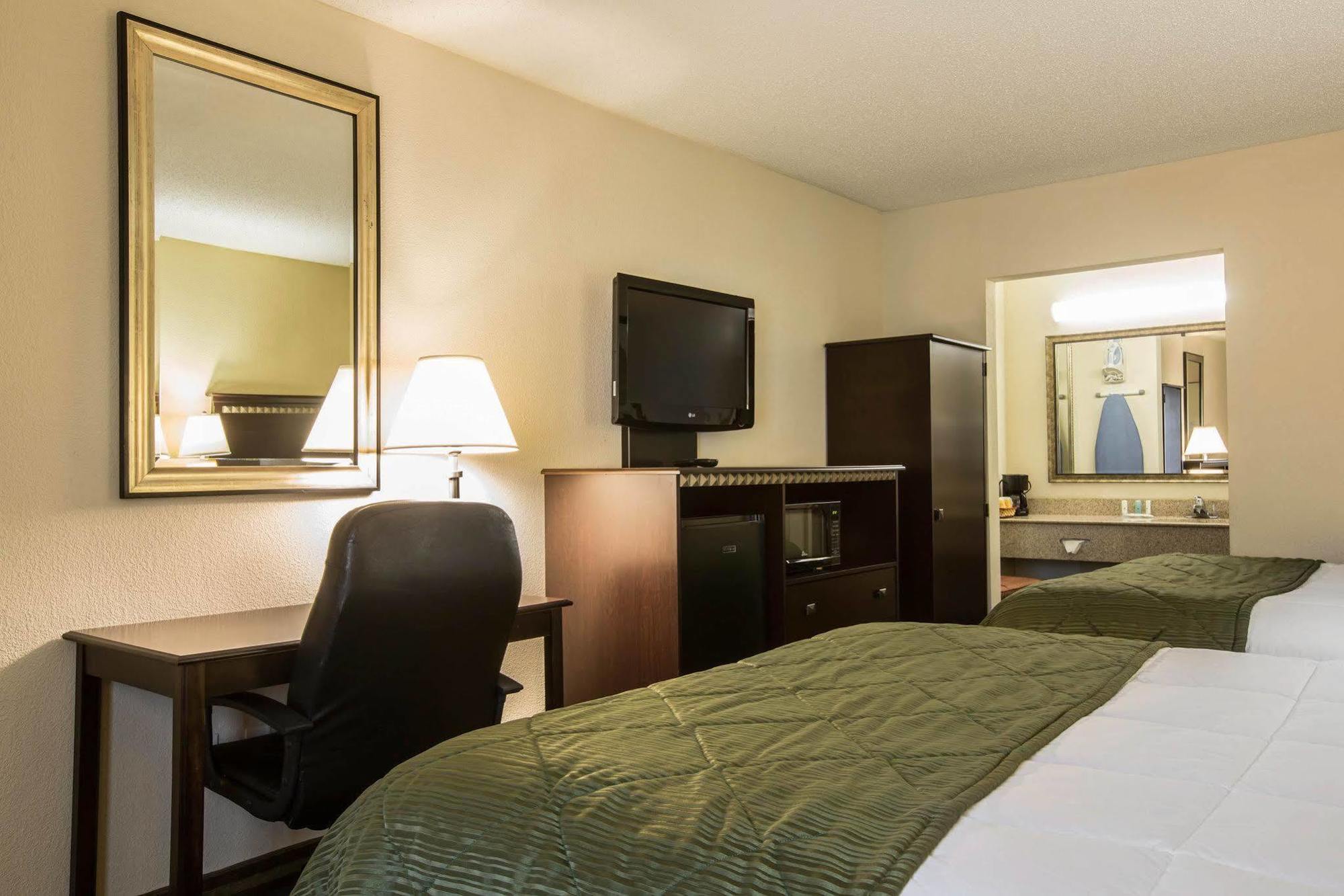 Quality & - Haywood Mall Hotel Greenville